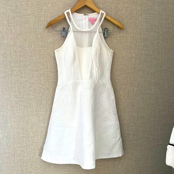 Lilly pulitzer white girls dress size 00. Beautiful sheer neckline and cut. - Picture 1 of 4